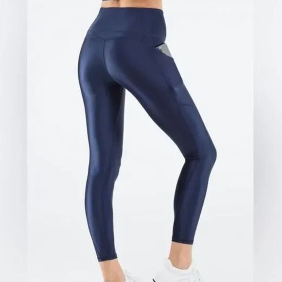 Fabletics Oasis PureLuxe High Waisted Shine Fabric 7/8 Legging Pants Sz Medium - Picture 3 of 7